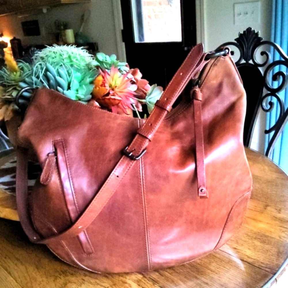 EUC FRYE Melissa Hobo Large Scoop Cognac Bag